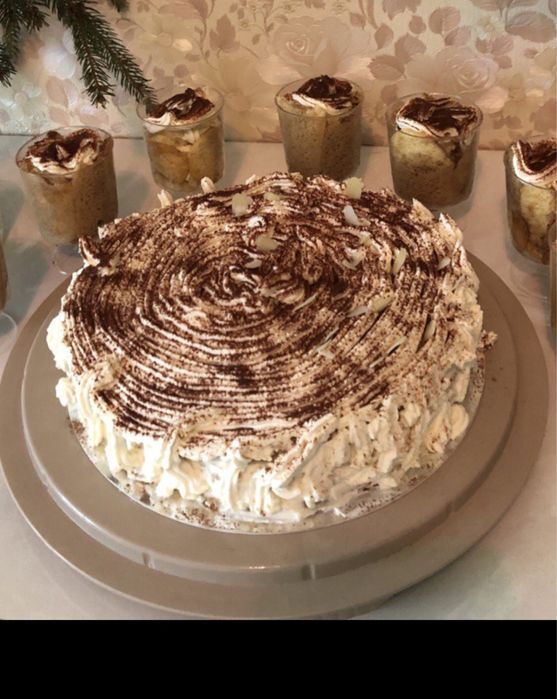 Домашні тортики: Наполеон, Медівник, Три Бажання, Спартак. Печиво