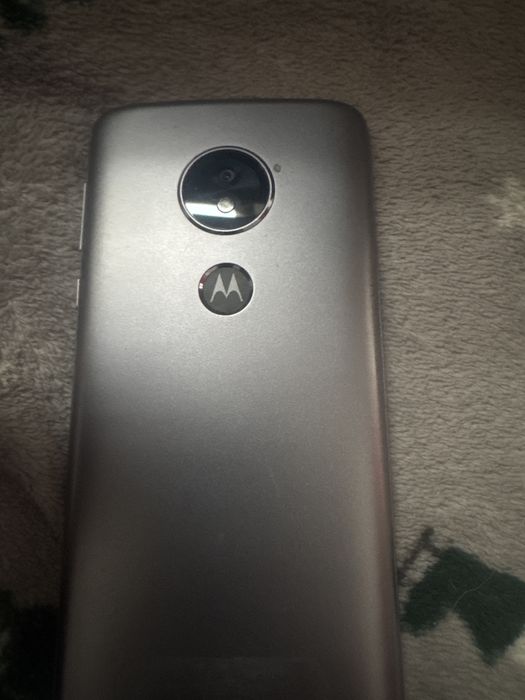 Motorola e5 uzywana w pelni sprawna