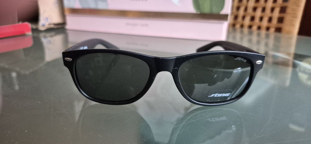 Okulary przeciwsłoneczne Sting polaryzacyjne 50/18/140 model spssj617