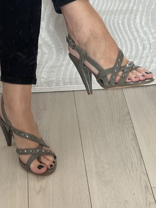 Stradivarius szare szpilki sandały z ćwiekami r. 38