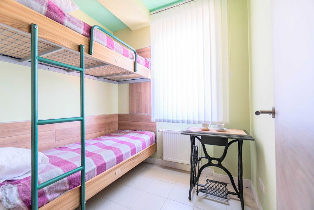 Новий хостел центр Запоріжжя "Файна Птиця" готель