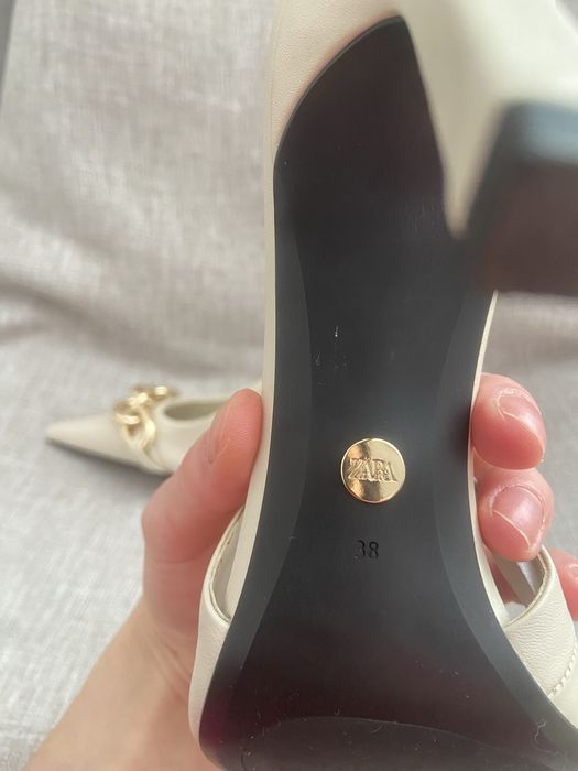 Боcоніжки ZARA Шкіряні