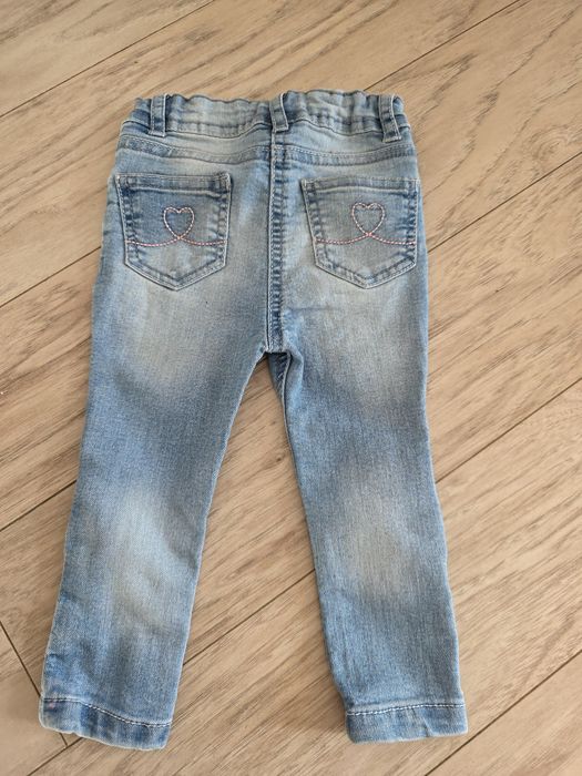 Spodnie jeansowe na szczupła dzieczynke rozm 74-80