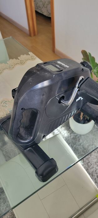 Máquina de pernas e braços