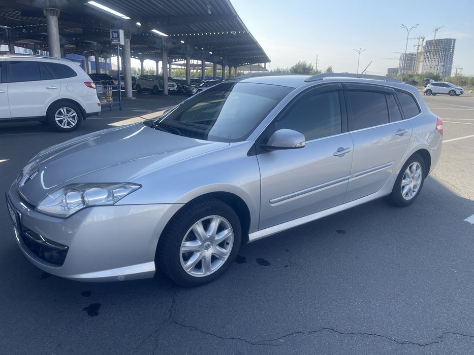 Рено Лагуна 3модель 2010р універсал пригнана з Європи