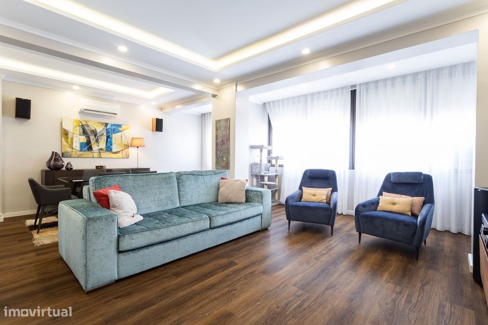 T4 Convertido em T3 Totalmente Remodelado | 135 m² | Oeiras