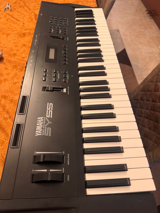 YAMAHA SY55 Music Synthesizer
