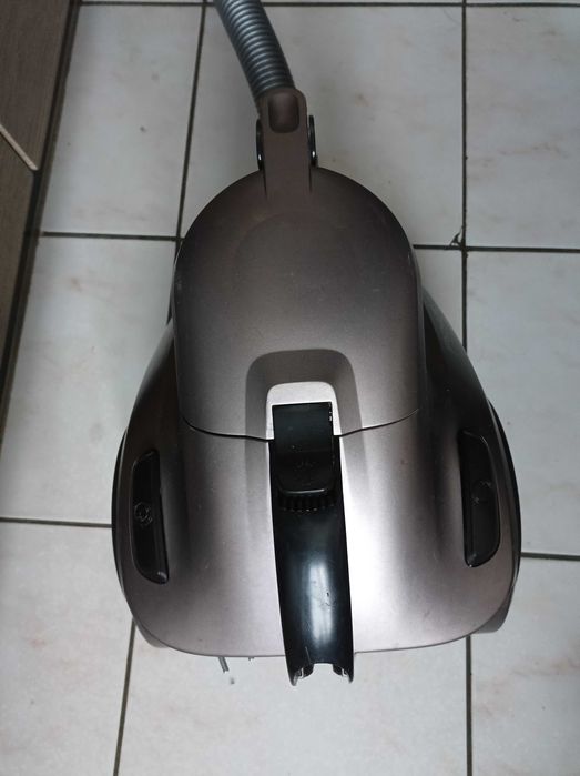 Пылесос циклонный без мешка Rowenta Compact Power RO3786EA исправный