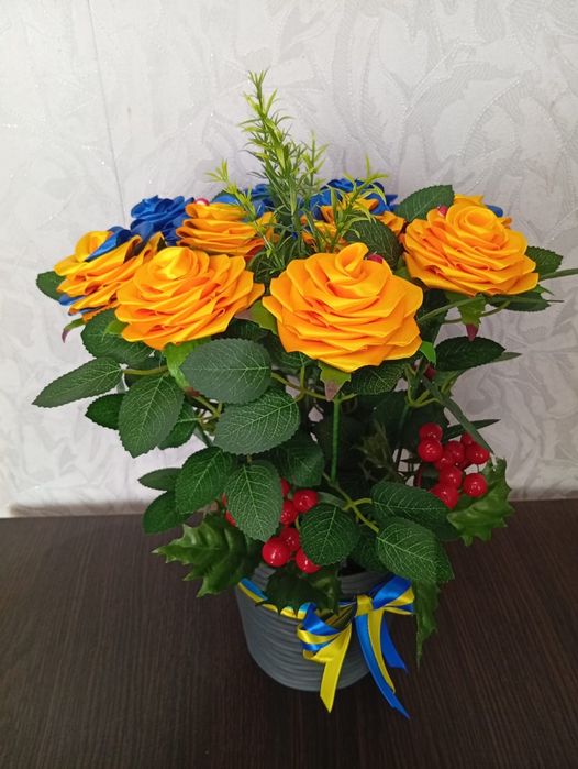 Композиції з атласної стрічки
