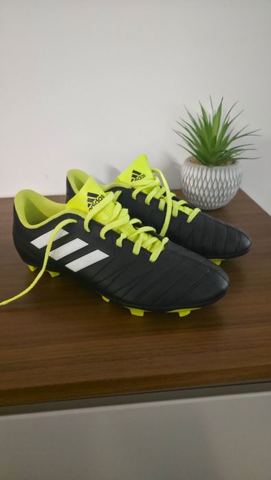 Chuteiras adidas 38