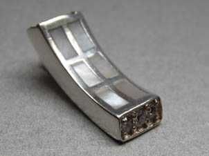 Srebrny wisior mozaika masa perłowa i cyrkonie.