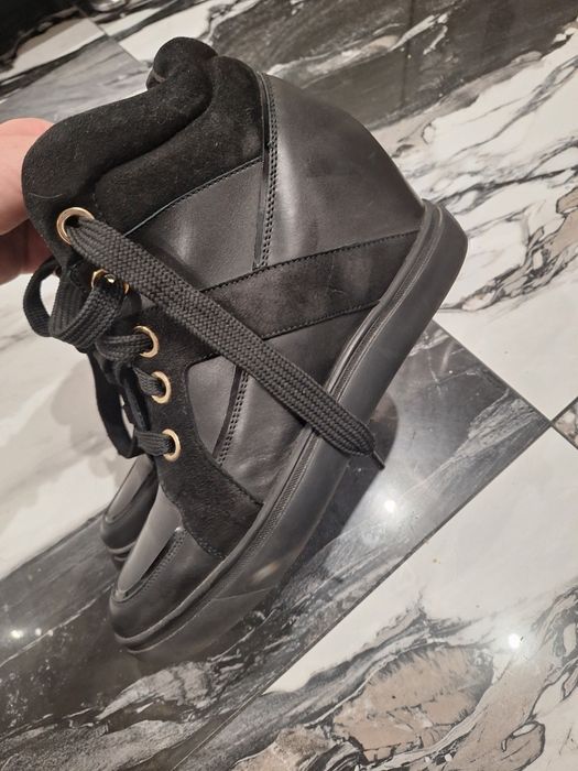 Продам ботінки (снікерси)