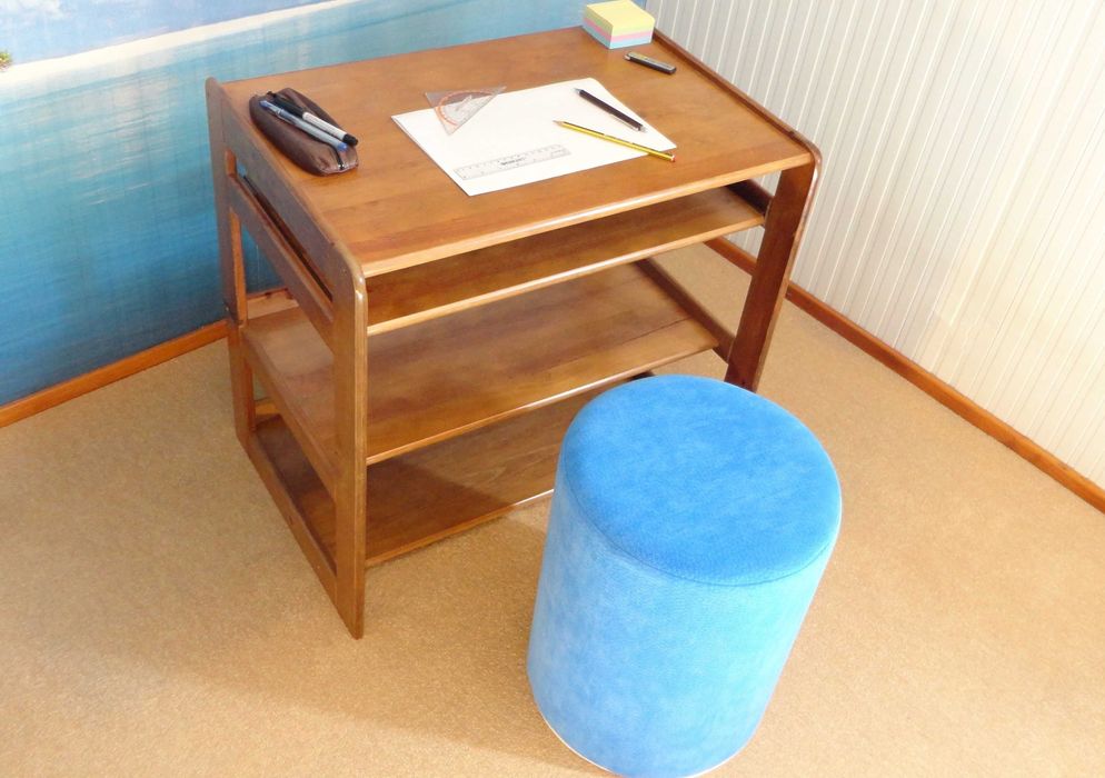 Secretária para quarto / Computador / Movel em pinho / Mesa de PC sala