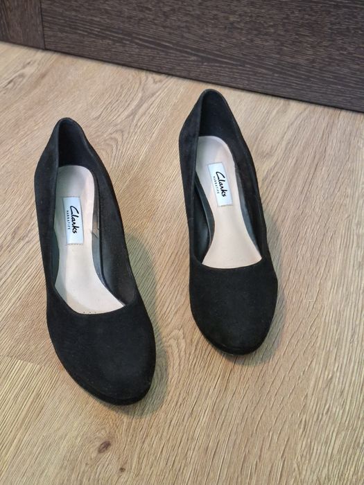 Czółenka 37.5 zamszowe Clarks