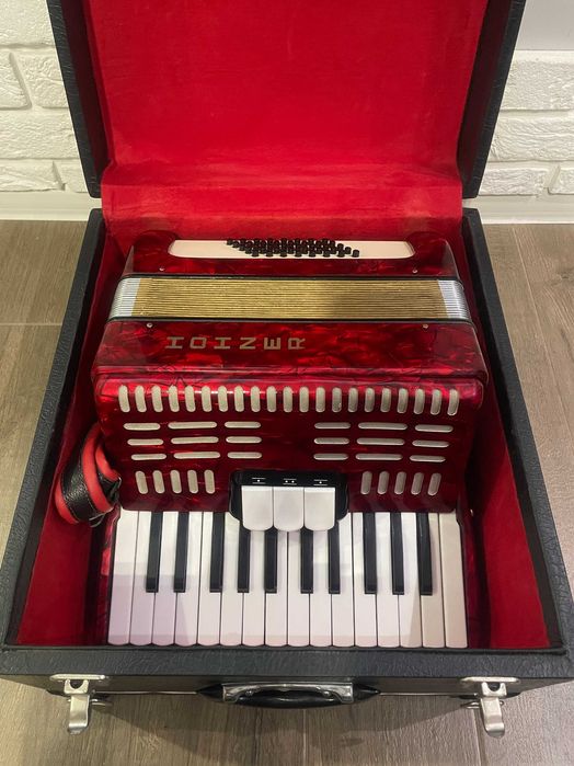 Akordeon Hohner Student IV – 40 basów
