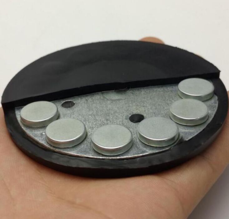 Магніт D88 для реб неодим в гумовій оболонці з болтом М8х15 < 22кг