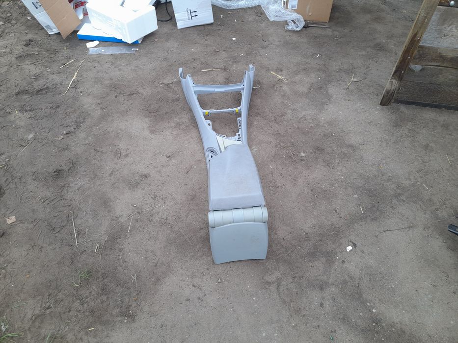 Bmw e87 e81 e82 e88 podłokietnik szary tunel cupholder