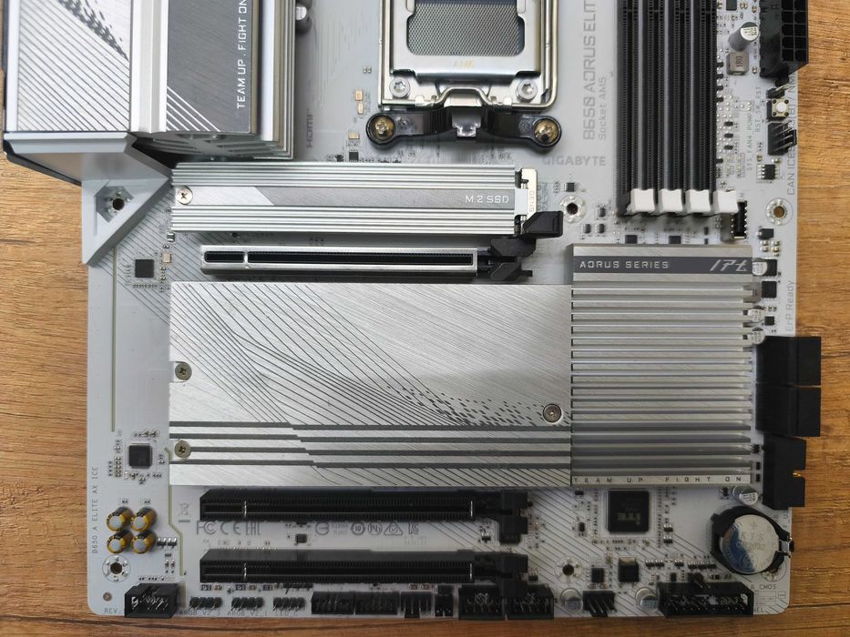 Płyta główna Gigabyte B650 Aorus Elite AX ICE box gwarancja nr. 406172