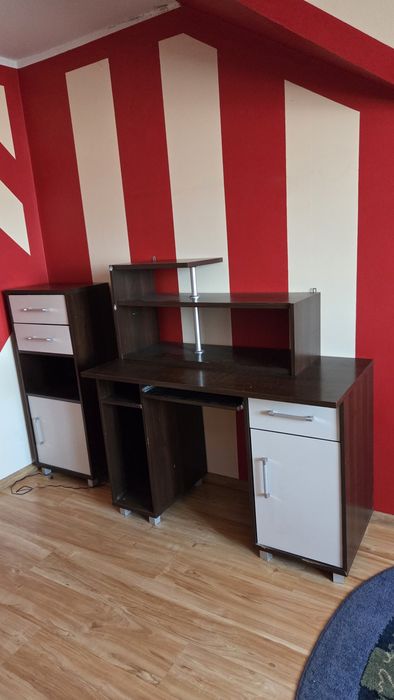 Zestaw mebli biało- ciemnobrązowy