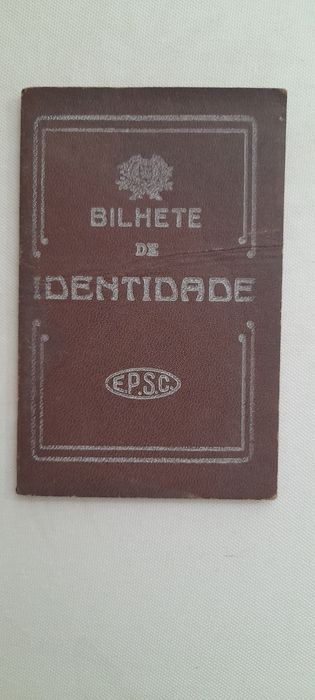 Vários papeis /documentos antigos