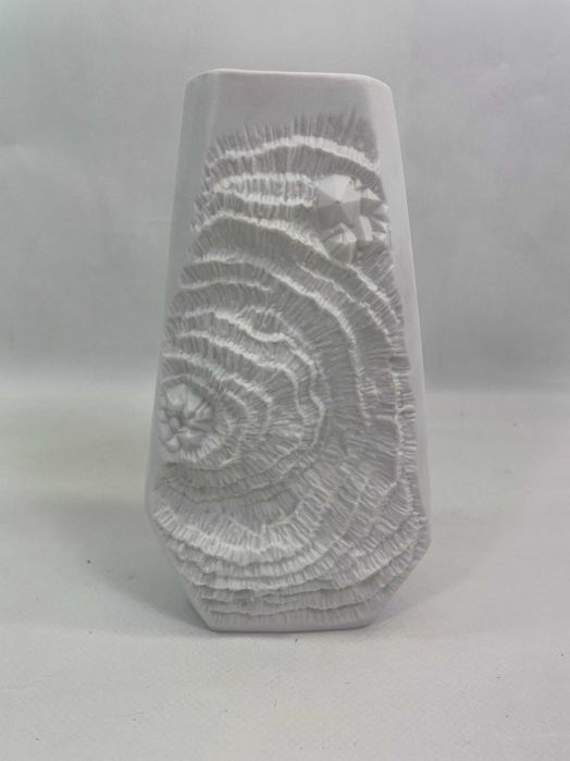 Biały wazon z porcelany Biskwitowanej Kaiser