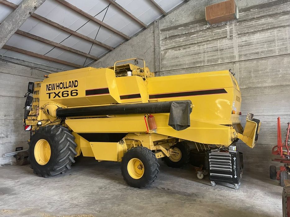 New Holland tx66