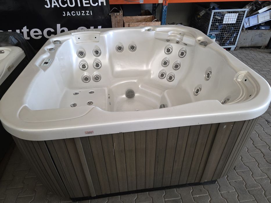 jacuzzi dzakuzi ogrodowe caloroczne 210x210 cm taras ogrod