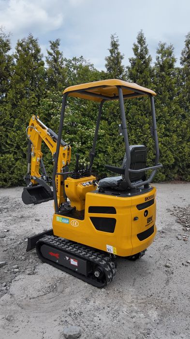 Nowa mini koparka minikoparka Berger Kraus BK900AS skrętne ramie Tania