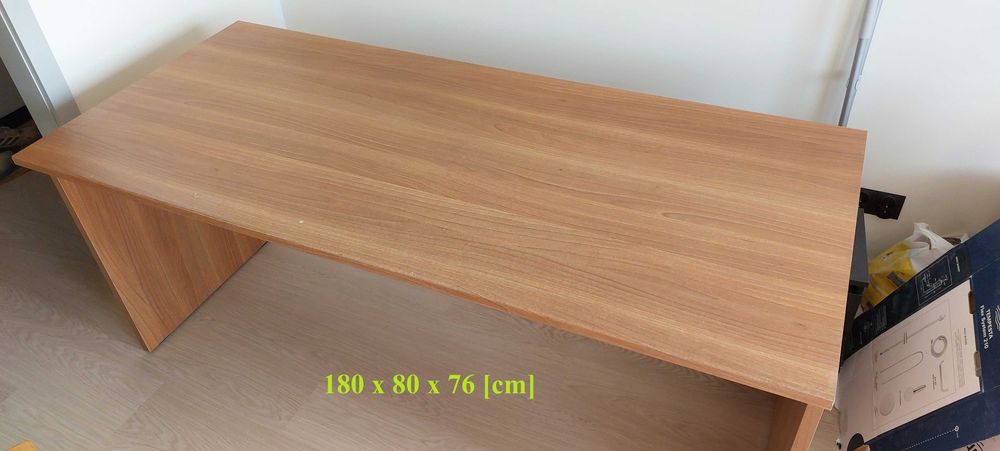 Biurka drewniane 180 x 80 x 76 cm oraz 120 x 80 x 76 cm + kontener