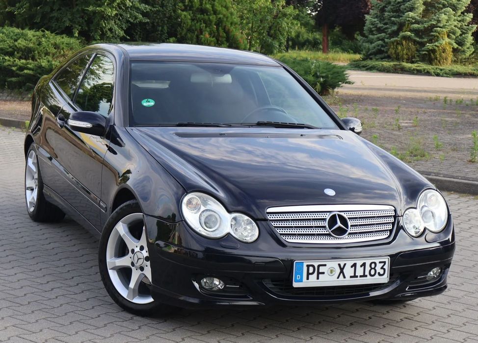 Mercedes-Benz Klasa C Sport Edition_Kompressor_Lift_Bi-Xenon_Alu 17_TOP