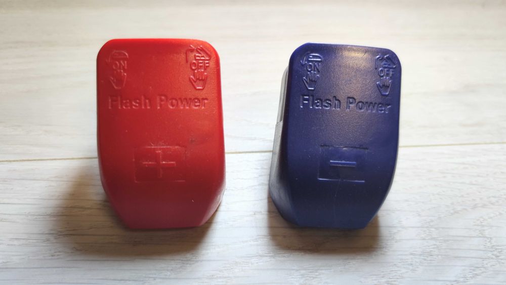 Інвертор/перетворювач напруги SOLARTRONICS UPS 12V 1000/2000 PURE SINE