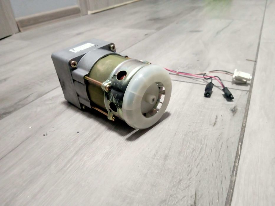 Synchroniczny motoreduktor US545A-12 230v