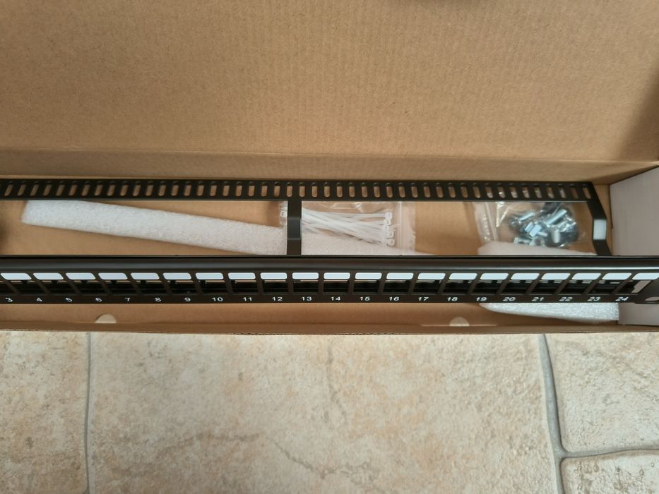Lanberg Patch panel 24 portas 1u - Novo