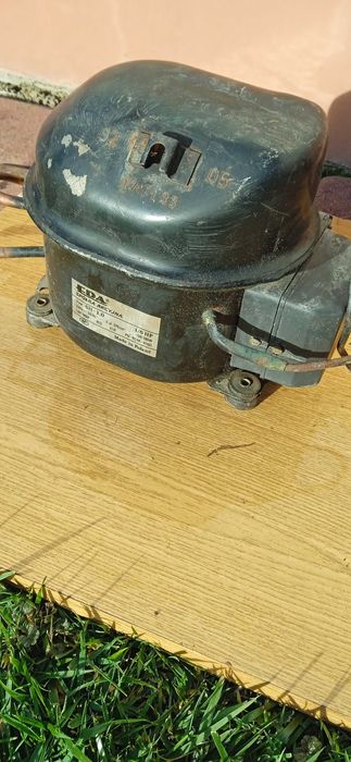 Sprzedam kompresor HXK12AAl oraz EDA TYP SH-10, silnik SOLE typ SH-10