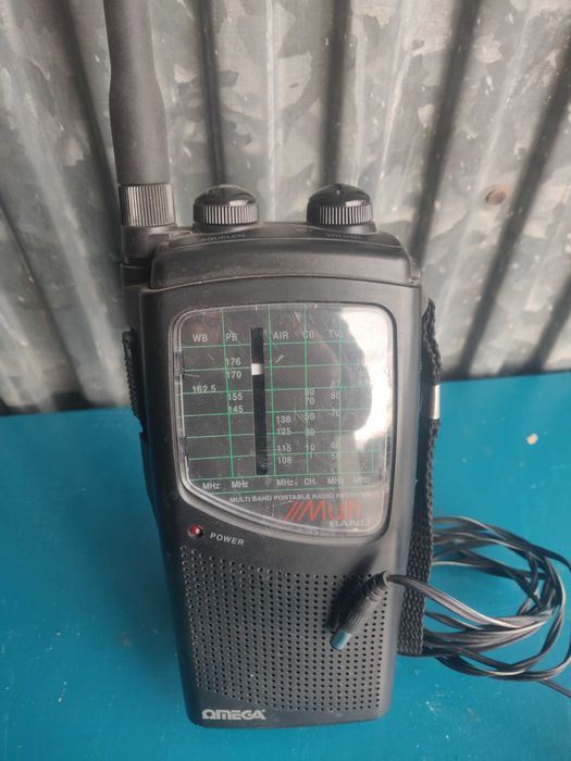 radio com pilhas e transformador