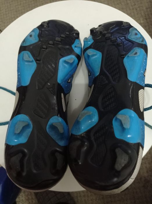 Бутсы футбольные