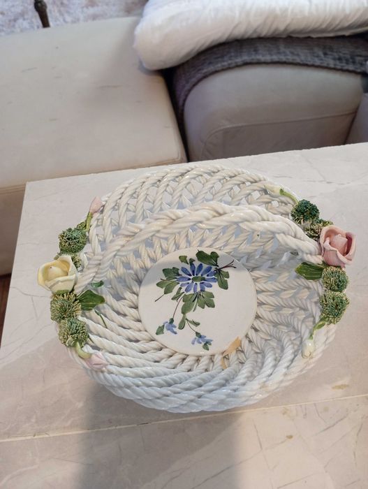 Várias peças em cerâmica decorativas