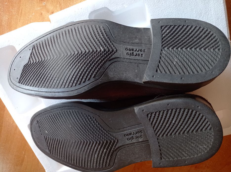 Sapatos de camurça n°44 NOVOS!