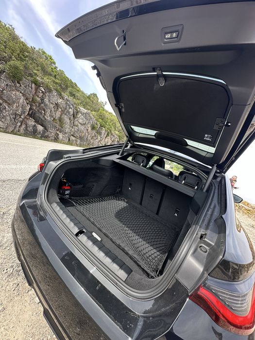 BMW I4 M50 veiculo de garagem