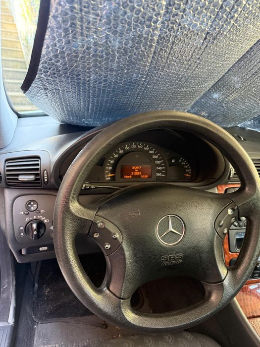 Mercedes-Benz C220 CDI Classic – 2003 | 143 CV | Excelente Estado