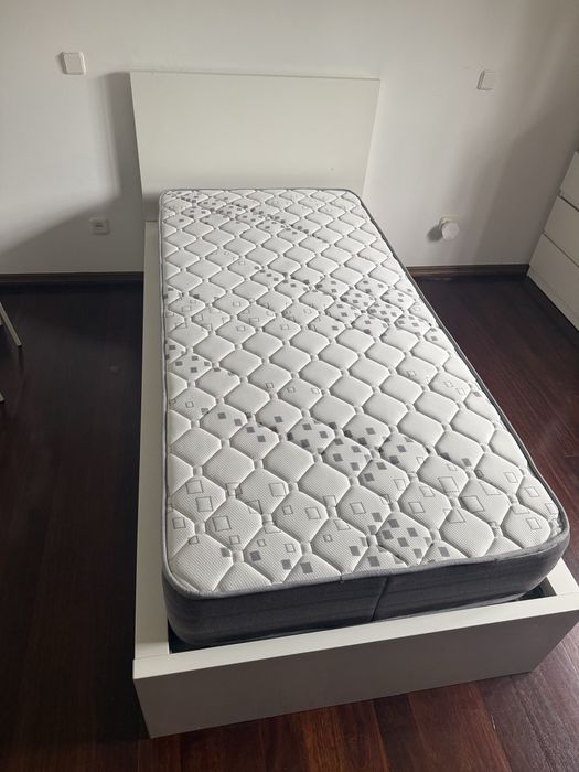 Cama solteiro+ colchão+ comoda+maquiadora