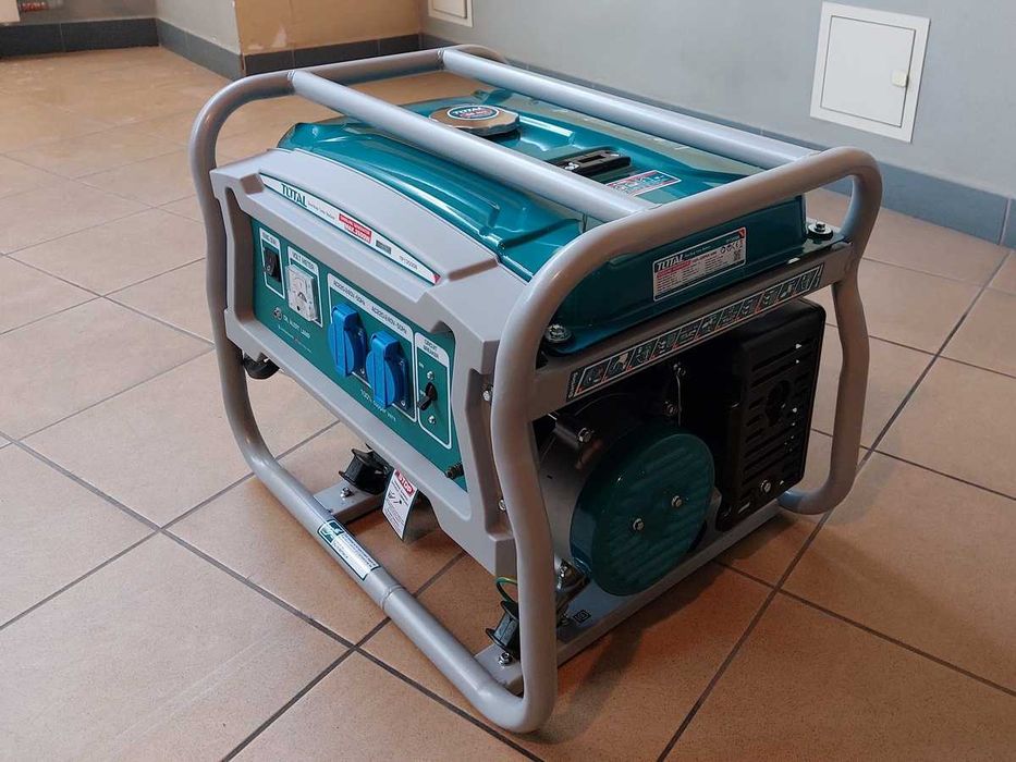 Бензиновый генератор Total 2.8/3.5 кВт TP135006 в наличии