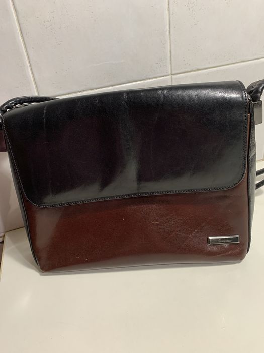 Mala castanha e preta ceancarel