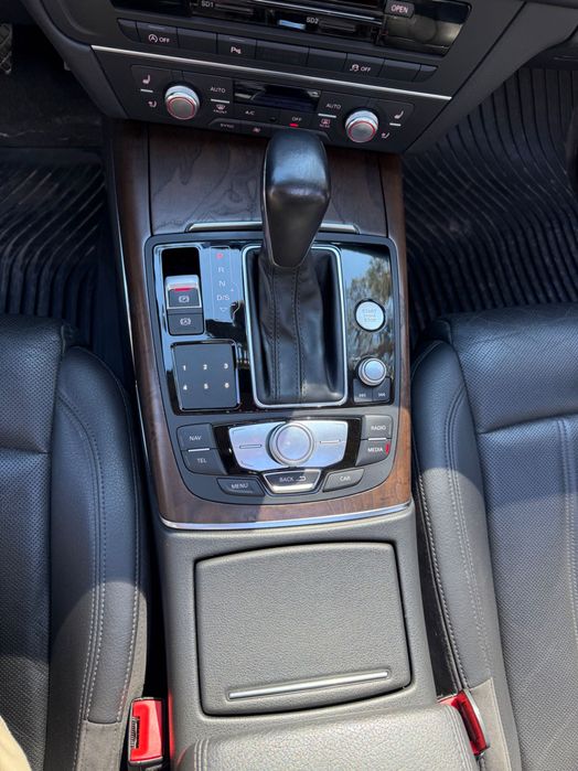 Audi a6c7 2016 рік Офіційний автомобіль
