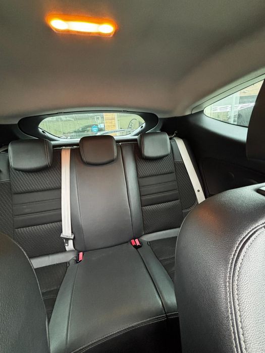 Renault Mégane 3 coupé Bose Edition 1.5 dci 110cv gasóleo (2014)