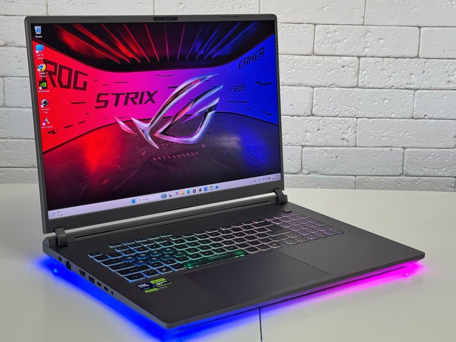 Asus Rog Strix G18/2K/240Hz/Ultra 9-275HX/32 GB DDR5/1 TB SSD/RTX 5060
