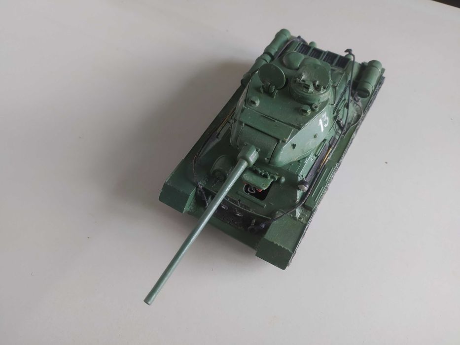 Танк Т-34-85 масштаб 1:35, рухома модель