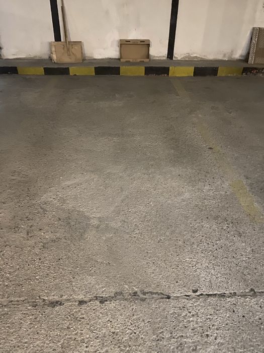 Wynajme garaz wraz z komorka