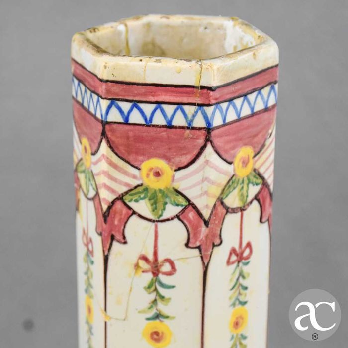 Jarra Hexagonal faiança pintada à mão CL Coimbra
