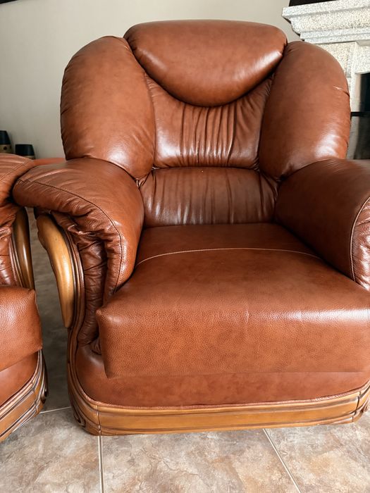 Sofá e Poltronas em Pele -> 3 + 1 +1